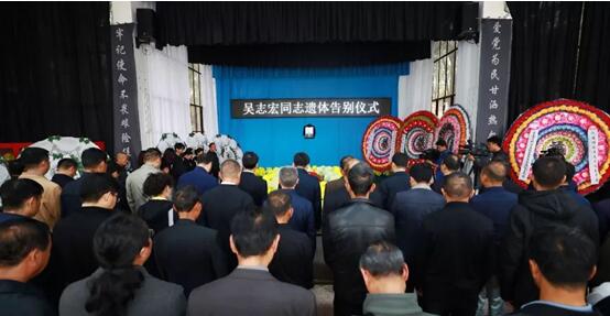 足彩365网,5个塑料瓶链接起来,放在家门口,苍蝇一只跑不掉,这个方法及时