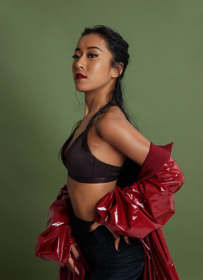 亮皮内衣_露西·皮德尔性感内衣(3)