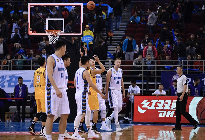 北京首钢不敌广厦两连败，雅尼斯：次节犯错太多