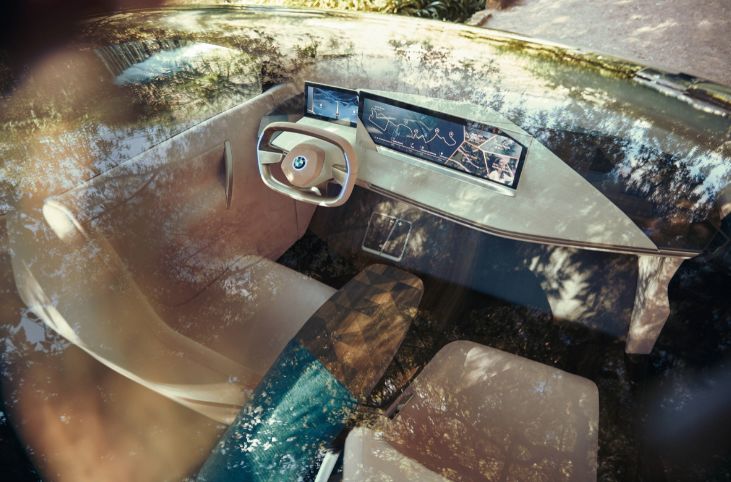 BMW Vision iNEXT： 用改变未来的步伐，引领新型消费潮流