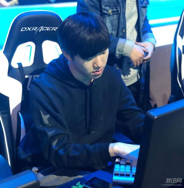 吃鸡圈又曝渣男主播!《绝地求生》选手躺枪,网友起哄 网曝某《绝地求生》主播疯狂约粉 常和娱乐明星4排吃鸡