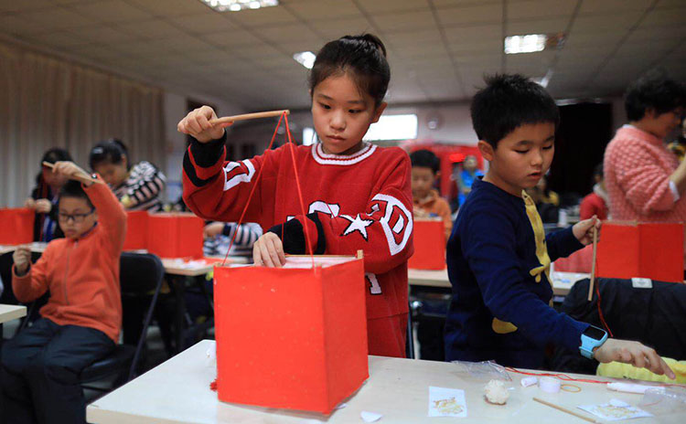 灯笼手工制作小学元宵节 scpt-hryfqhm3347931.jpg