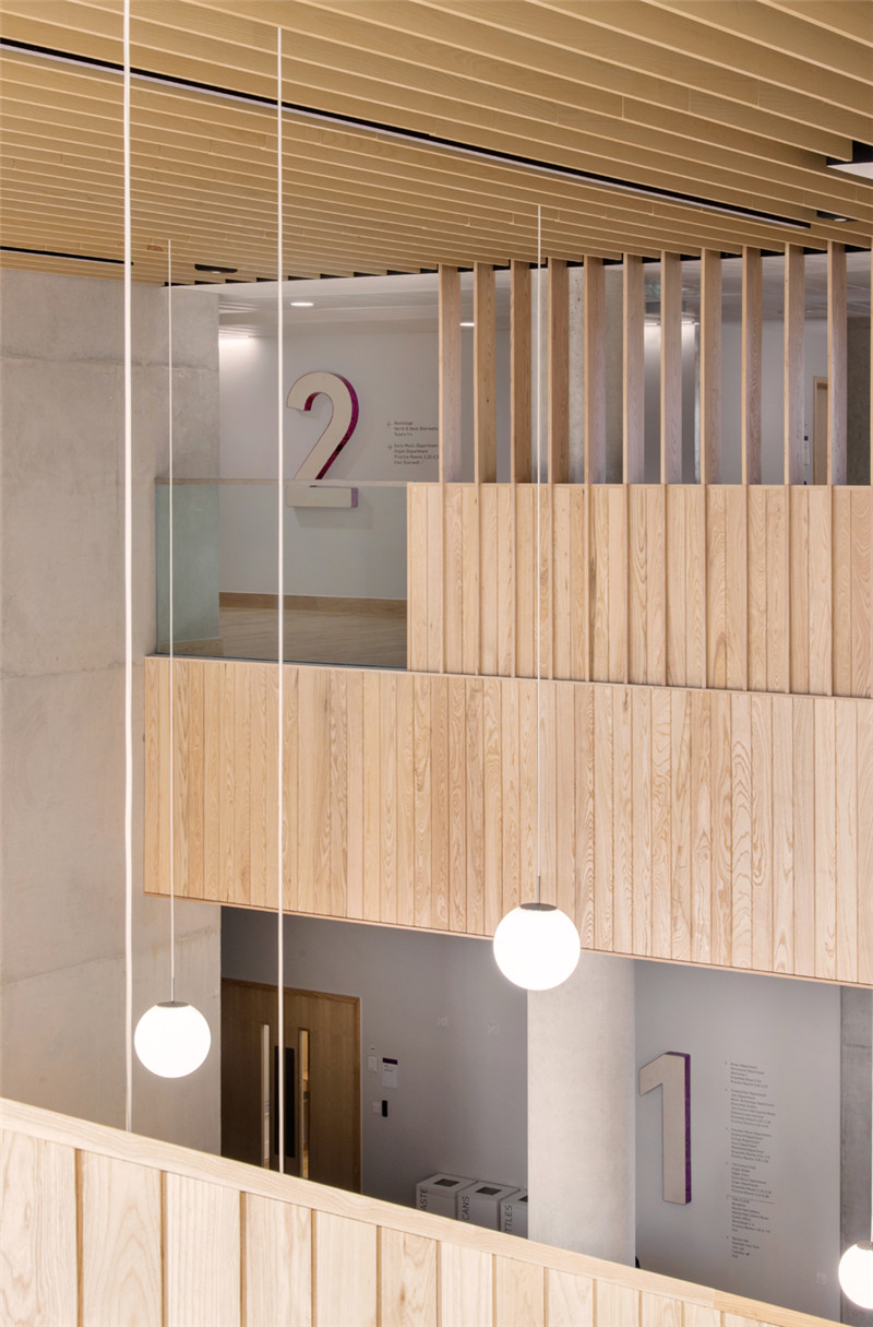 别具匠心的伯明翰皇家音乐学院导视设计