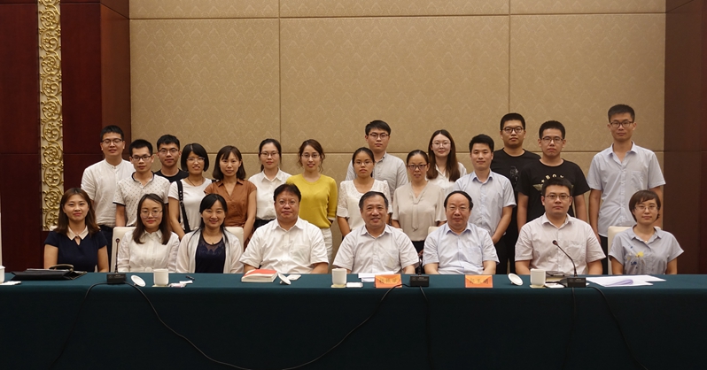 振斌出席河北省选调生工作座谈会并看望吉大在