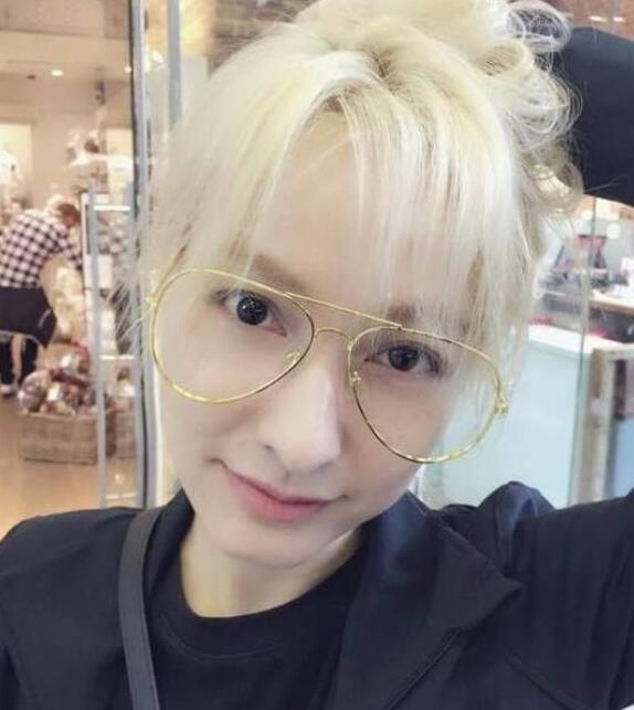 明星为什么都戴眼镜,明星为什么都戴眼镜呢