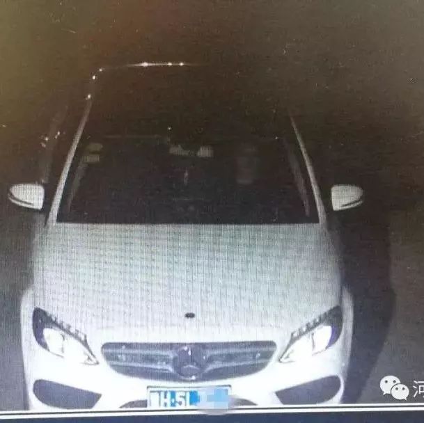 黑夜,失控奔驰车,以时速120公里狂奔一小时!背后故事惊心动魄