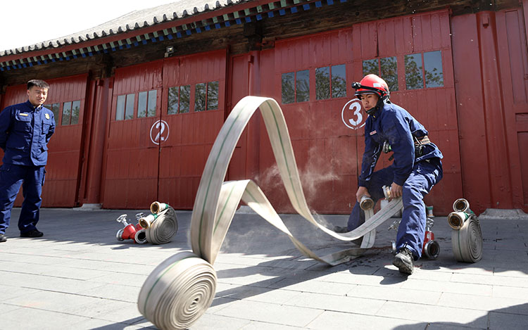 故宫电线穿“盔甲” 95%宫殿覆盖避雷针