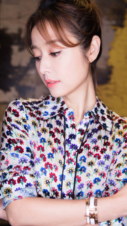 42岁林心如再曝高清吓人照,网友:以后还是素颜