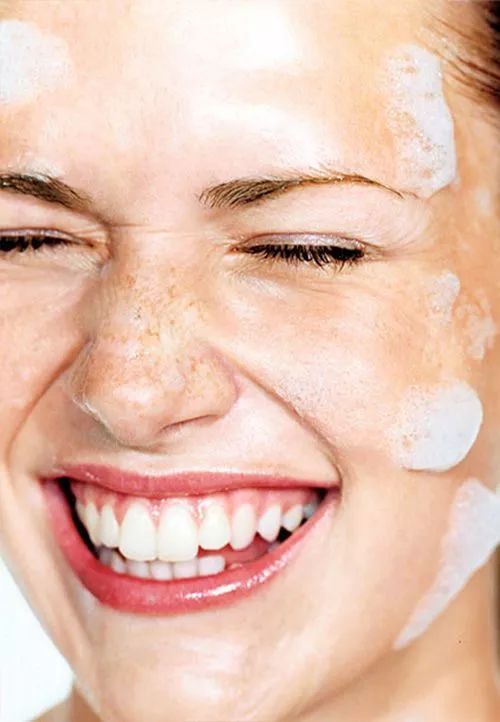 油皮选洁面,清洁力越强越好? 油皮选洁面,清洁力越强越好?