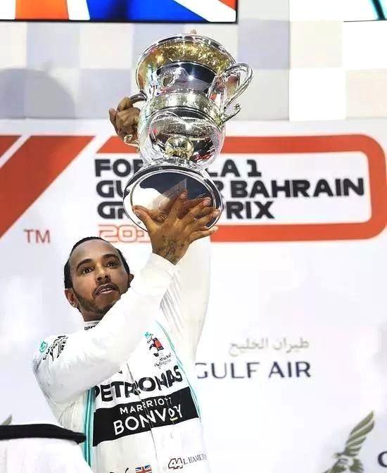 CBA季后赛广东大胜深圳 前足球运动员涉嫌酒