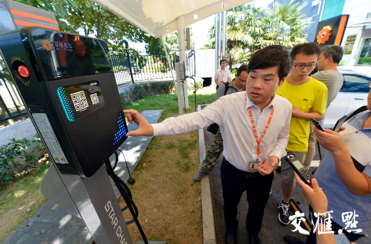 一家成立仅4年的公司，是如何凭借小小充电桩“点亮”未来的