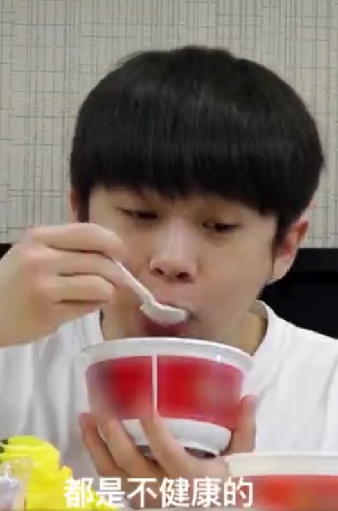 武艺《我家那小子》外卖不离口 六年未体检健