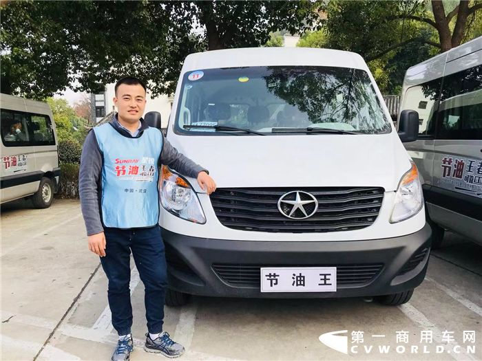 不爱轿车爱轻客 90后车主竟为了TA放弃大众朗逸