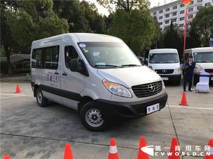不爱轿车爱轻客 90后车主竟为了TA放弃大众朗逸