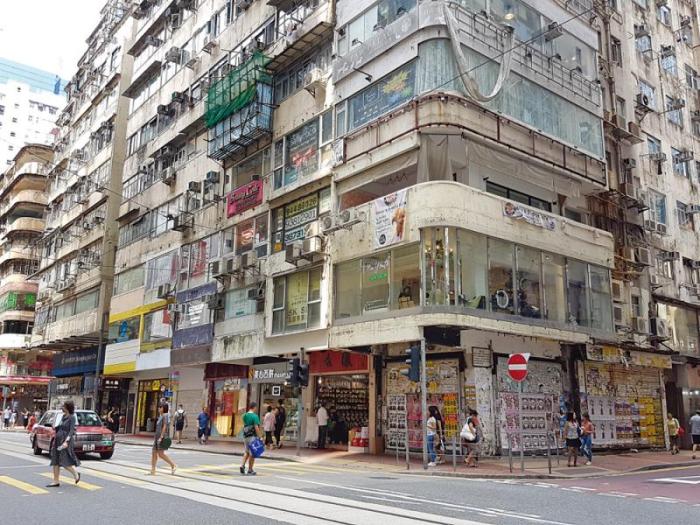 万博能代理_直升机、游艇、巡逻船、飞行模拟器……这些“大家伙”都在进博会的这个展区