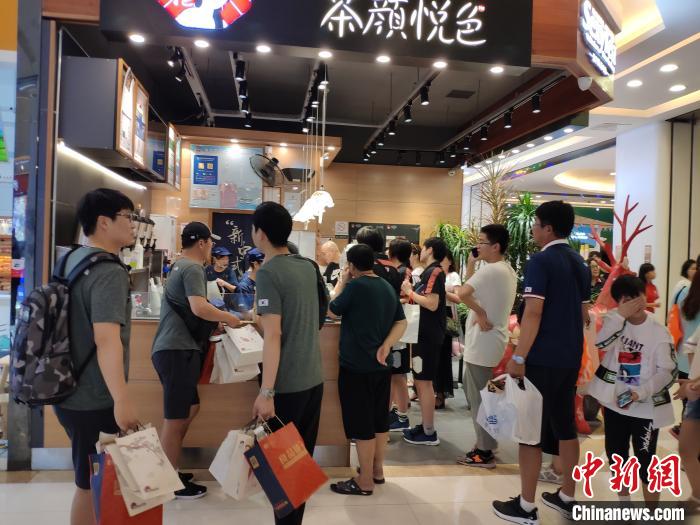  只在长沙开店的奶茶店“茶颜悦色”。　王昊昊 摄