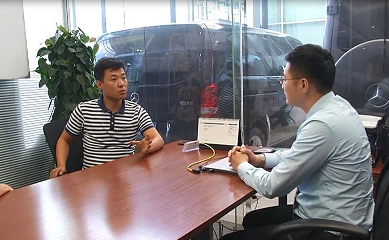 索赔150万!贵阳男子买奔驰,怀疑遇到翻新车。