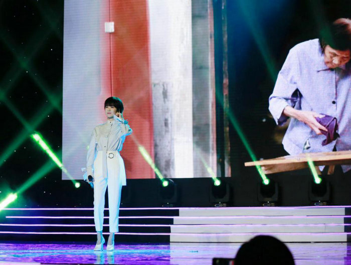 郁可唯献唱完美公益影像节 用音乐助力公益善行