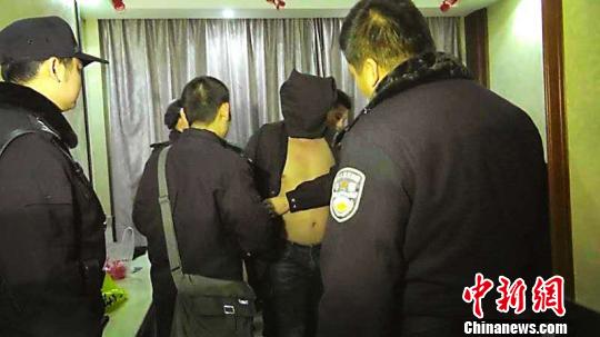 河南扫黑除恶一年审结案件432宗判处3355人