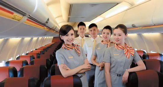 青岛大学等8所大学联航基地!航空乘务员专业招