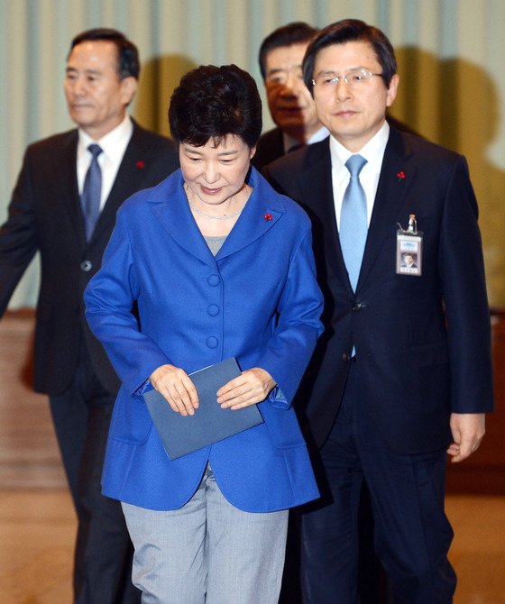  朴槿惠下台后，黄教安曾任代总统（《中央日报》）
