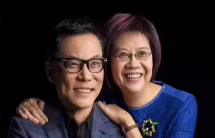明晟娱乐场真人·“叔叔你专业吗?”小男孩手指被卡,话痨质疑!妈妈看不下去了