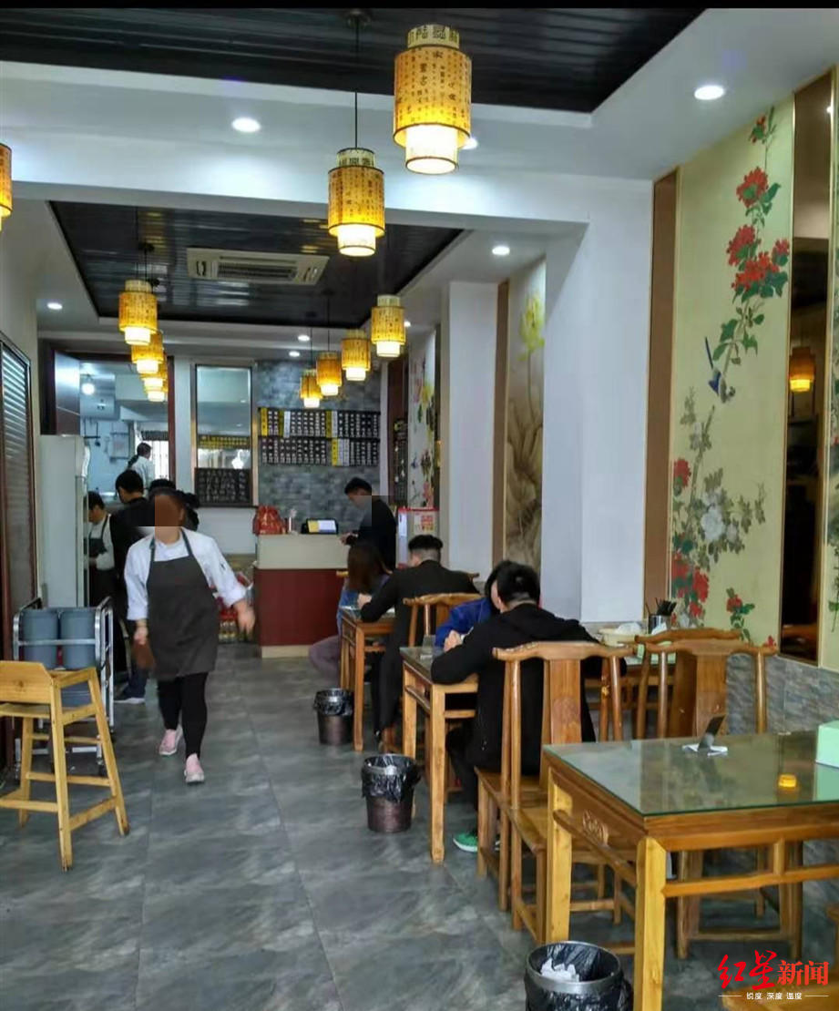 ▲網友曬出的爆炸前的涉事小吃店照片