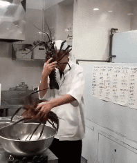 确定过眼神，他是要怼我的人