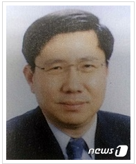1524542622262568.png 朴槿惠案二审主审法官金文锡