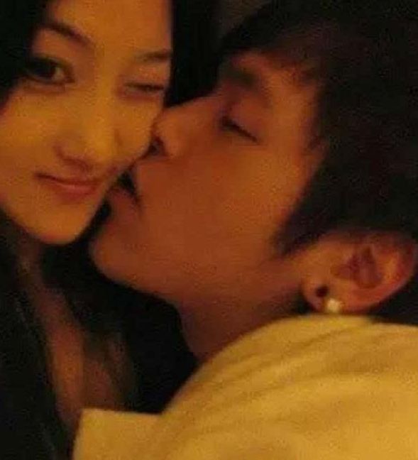 长了一张美艳精明脸，怕不是恋爱中的傻白甜？