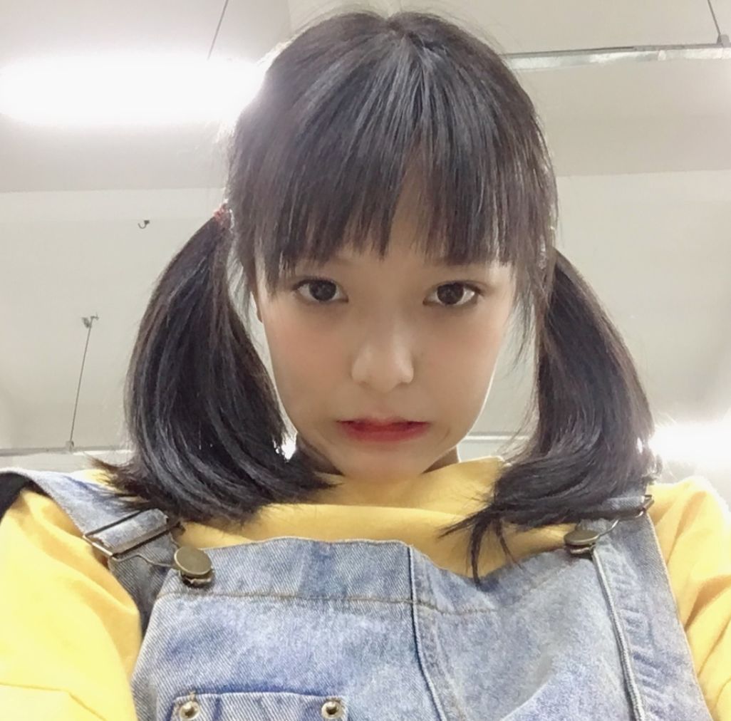 因为一张罚站照在知乎上爆火的高中生网红也太好看了吧!不过没整之前就…