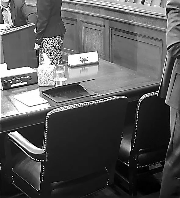 皇冠体育官方网站正网_自己在家如何给狗狗做清洁