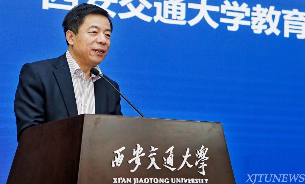 蒲忠杰、张月娥校友伉俪宏发善举 爱心捐赠【