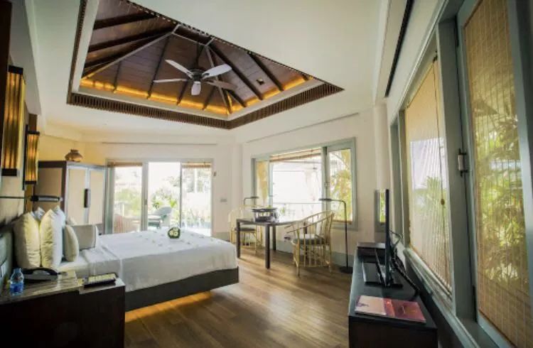 过够了两点一线的生活,不如来场现实逃避