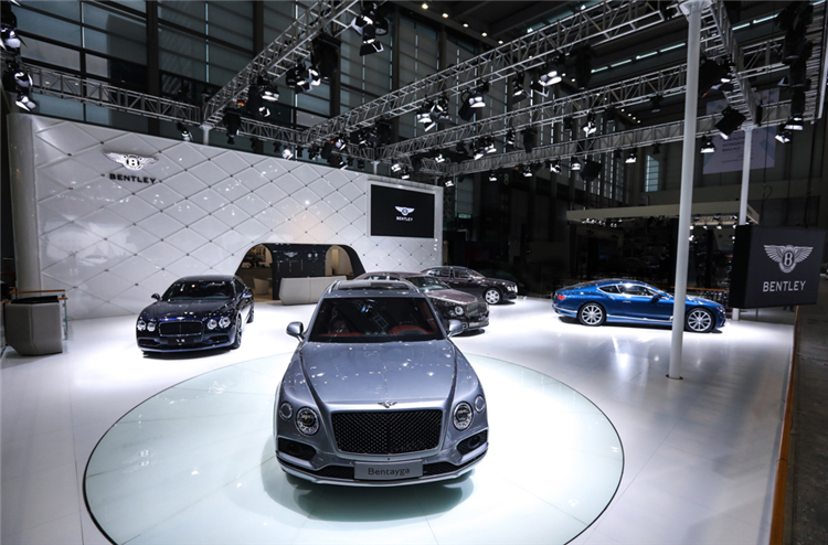 宾利添越Bentayga V8首次亮相华南市场