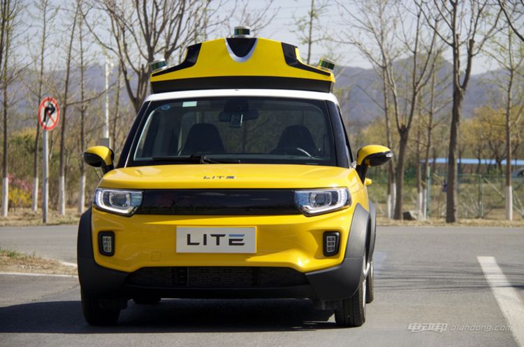 这个小萌物推出的无人驾驶版，将在北京车展和你say Hi！