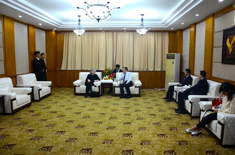 得者阿达尤纳斯教授访问川大并为师生作学术演