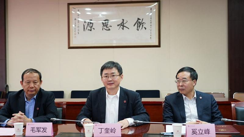 中国交建集团副总裁一行赴上海交通大学交流
