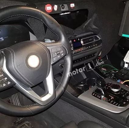 三排座椅的豪华大型SUV！宝马X7内饰曝光，或将搭载插电混合动力系统