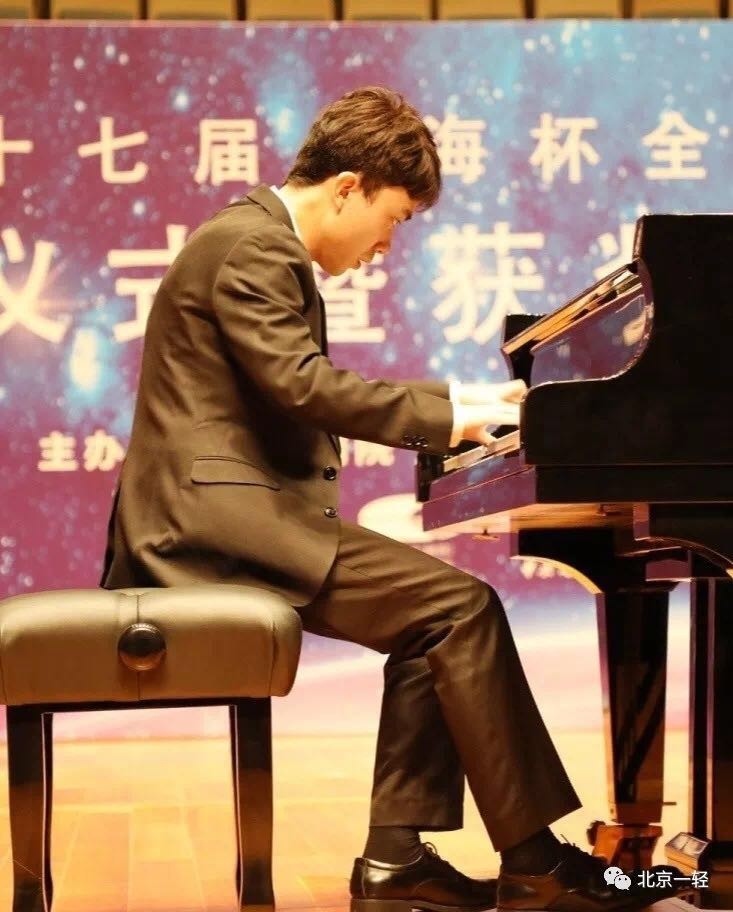 学校主页 English旧版入口北师大艺传学子在星