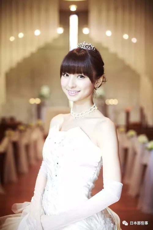 前AKB48成员篠田麻里子宣布结婚 获好友祝福