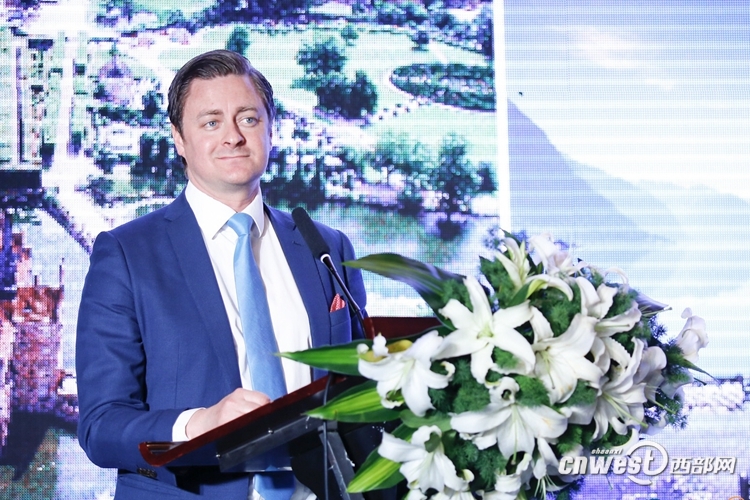 芬兰航空大中华区总经理Robert Öhrnberg先生现场推介。