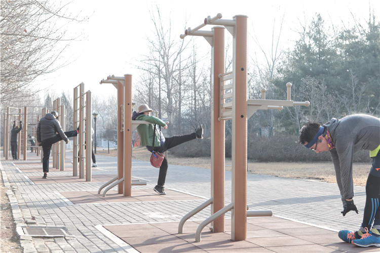 朝陽公園升級健步道 百位市民體驗健走 新聞 第5張