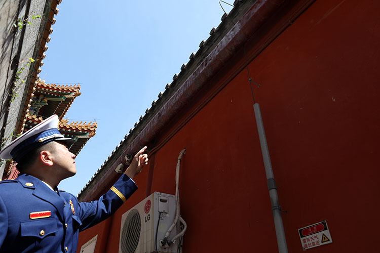 故宫电线穿“盔甲” 95%宫殿覆盖避雷针