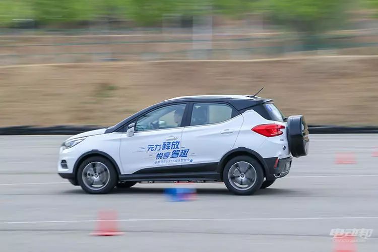试驾比亚迪元EV535!续航410公里,补贴后售价10.99万起