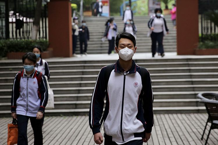 武汉高三学生复课 中职、技校毕业生同时返校