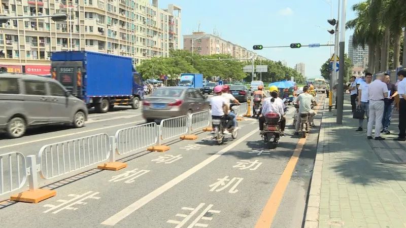 首条专用非机动车道效果杠杠滴?未来三年深圳