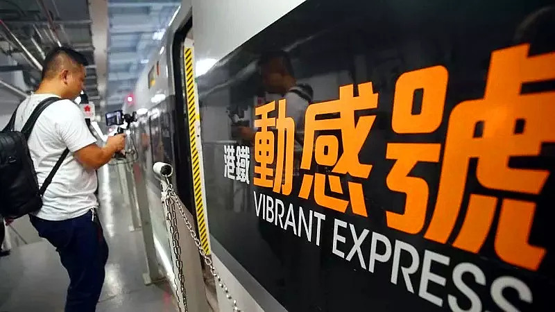 广深港高铁列车命名动感号,寓意香港是动感之
