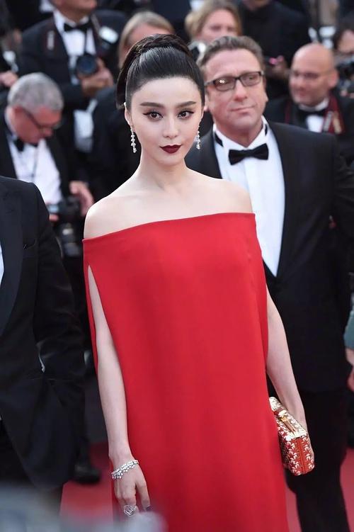 马苏心里爱人真强大,被曝20米红毯走六分钟,人家赶歌曲不走蒙古国就是素质心中的电影图片