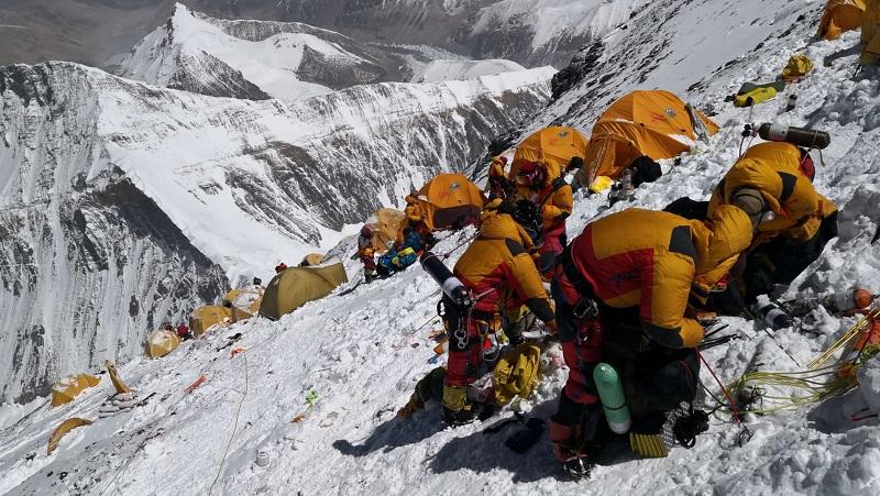 连线登顶珠穆朗玛峰44岁上海特警：曾遇雪崩落石